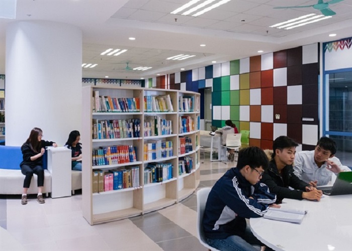 Ket-noi-giua-lap-trinh-thu-vien-va-may-dem-nguoi-ho-tro-cho-nguoi-quan-ly